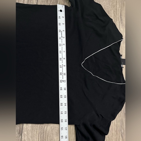 🖤🖤 The Limited Women’s Long Sleeve Top 🖤🖤 - Picture 3 of 11